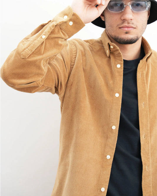 MUBU Cosserat Camel Kadife Gömlek - Model Yakın Çekim