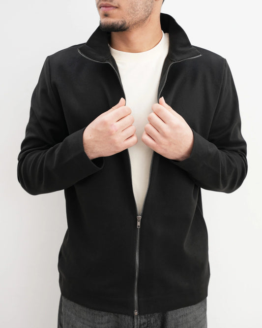 MUBU Diago Tech-Knit Siyah Hırka - Model Ön kapalı Görünüm