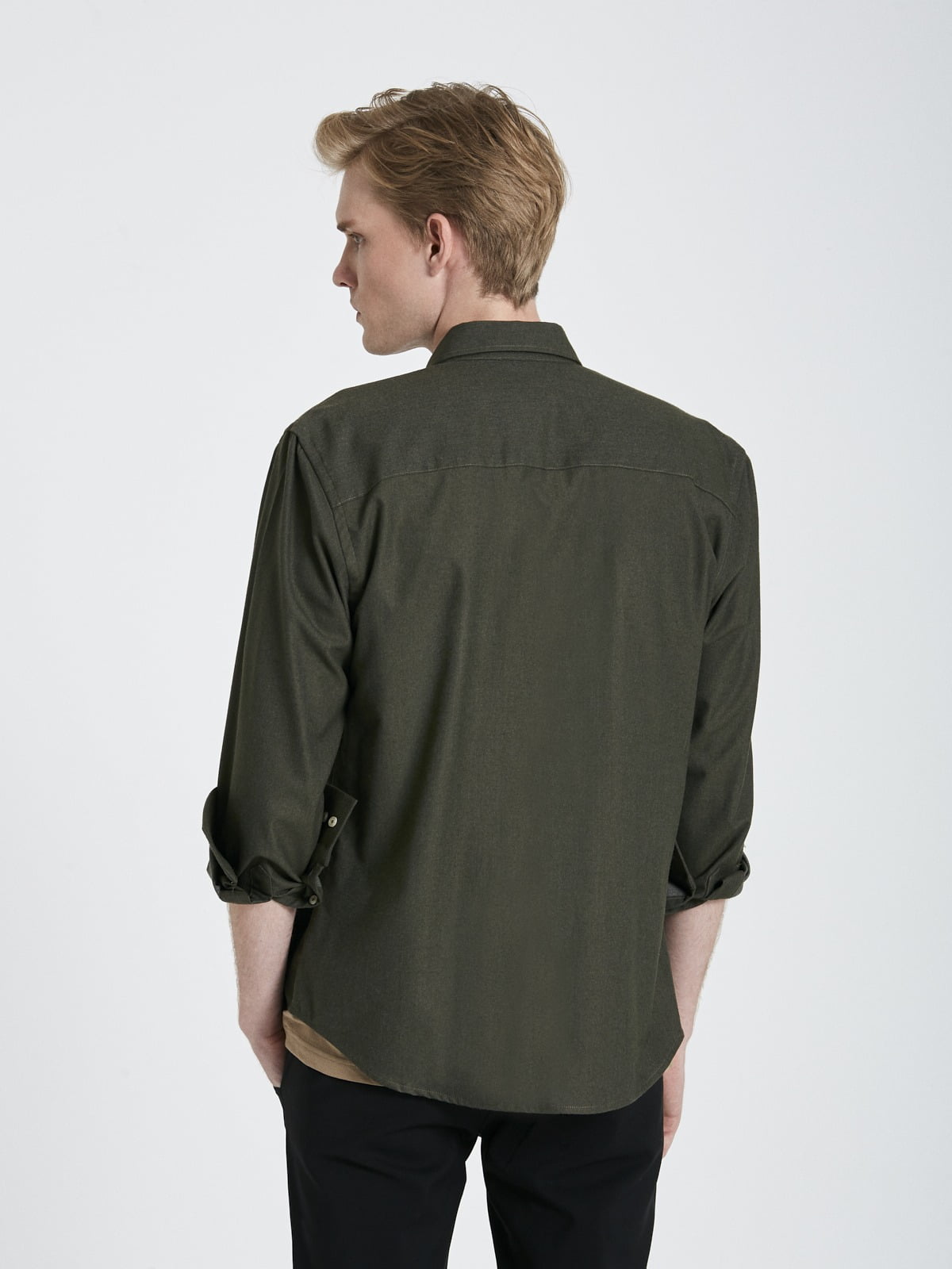 Haki flanel gömlek.