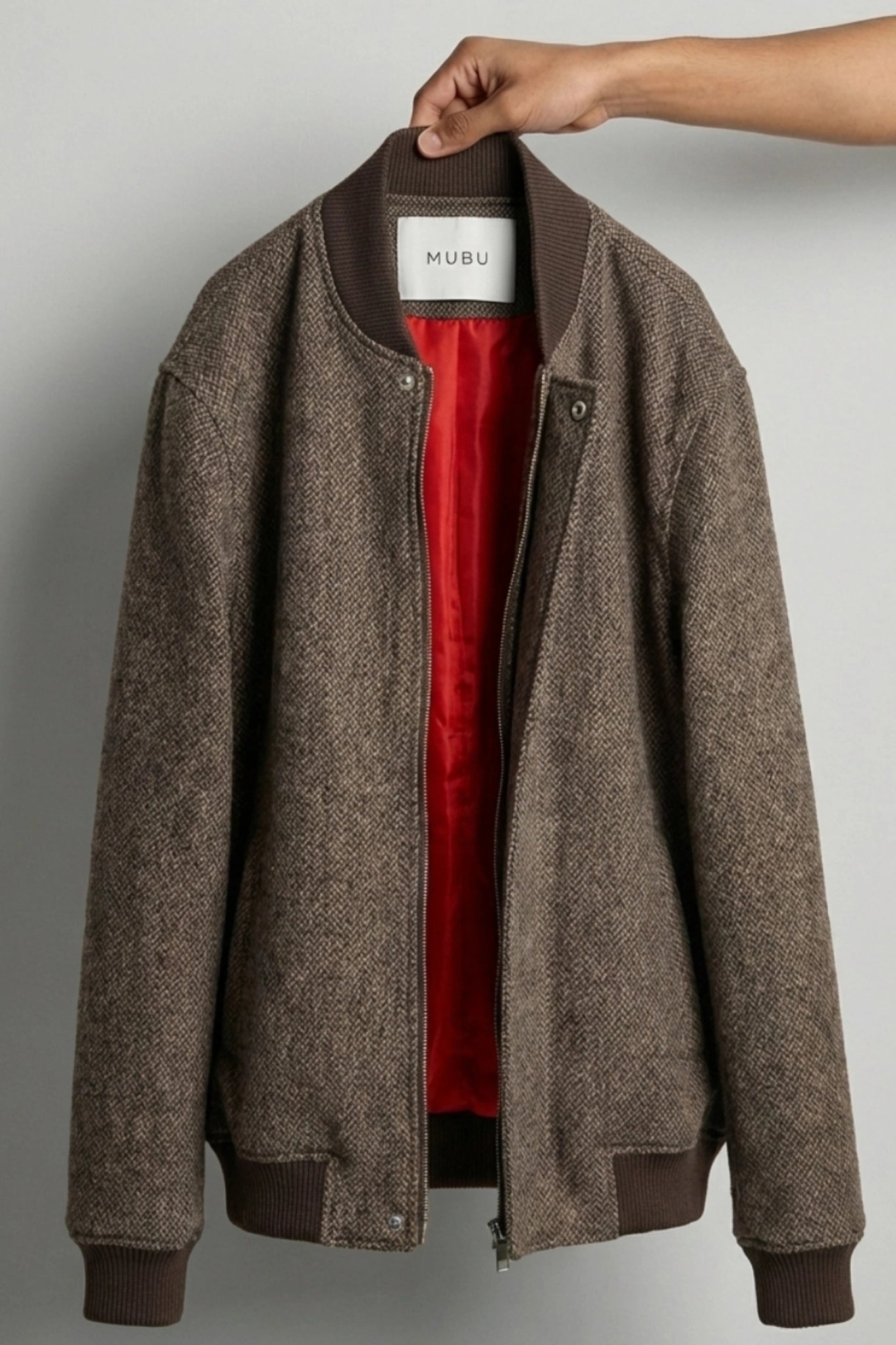 Bomber ceket mocha rengi still life stüdyo çekimi önü açık.