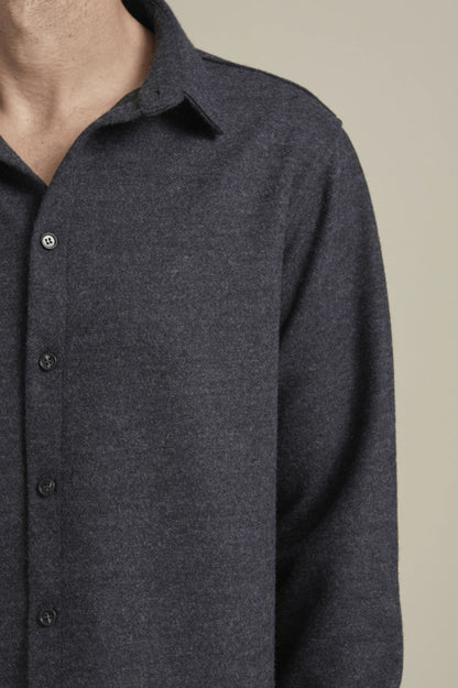 Bonny Cardies – Yünlü Hırka Gömlek antrasit kumaş detayı