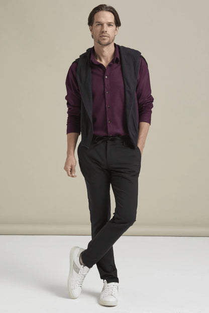 Bonny Cardies – Yünlü Hırka Gömlek bordo üzerine hırka atılmış life style görsel.