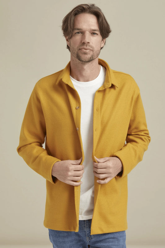 Bonny Cardies – Yünlü Hırka Gömlek hardal sarı yakın çekim.