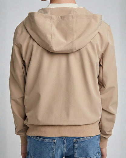 BREEZE | Mocha Bel Boy Hafif Rüzgarlık Mont arka duruş, geniş kapüşon stüdyo çekimi