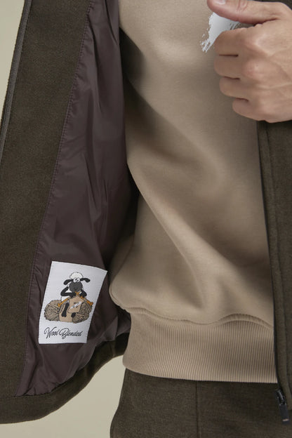 Fancy Coat | Haki Yünlü Örme Kapüşonlu Mont Ceket iç astar ve etiket detayı.