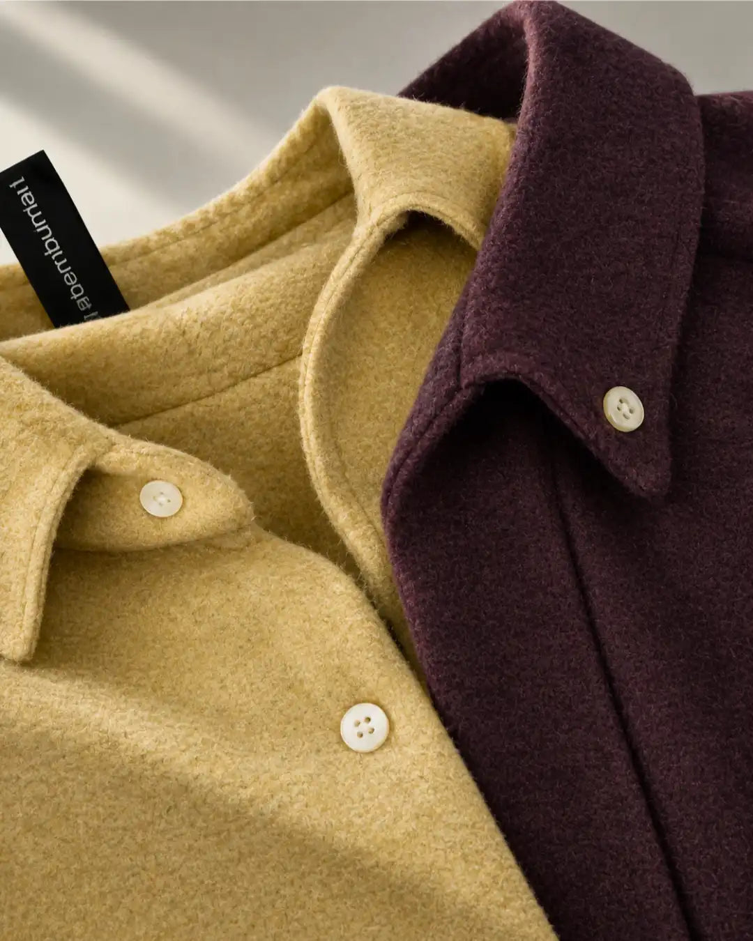 Heritage Wool Overshirt amber ve cherry lifestyle konsept çekim.
