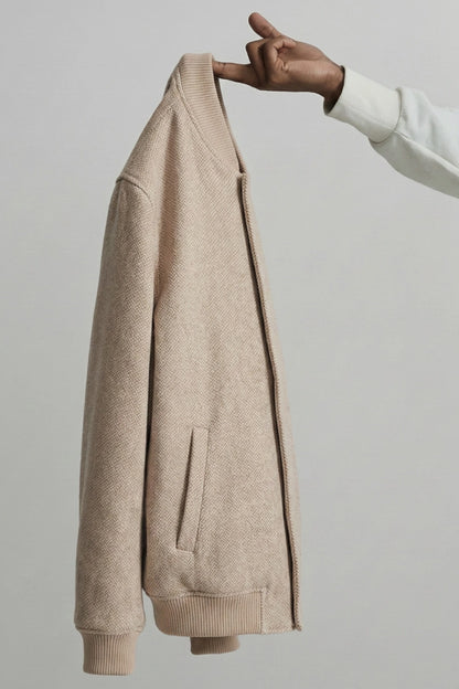 MUBU Balıksırtı Bomber Ceket – Bej - still life stüdyo elde resim.