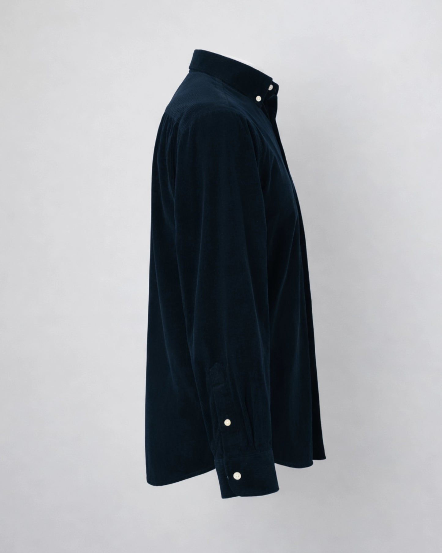 MUBU Cosserat Lacivert Kadife Gömlek - Ghost Yan Görünüm
