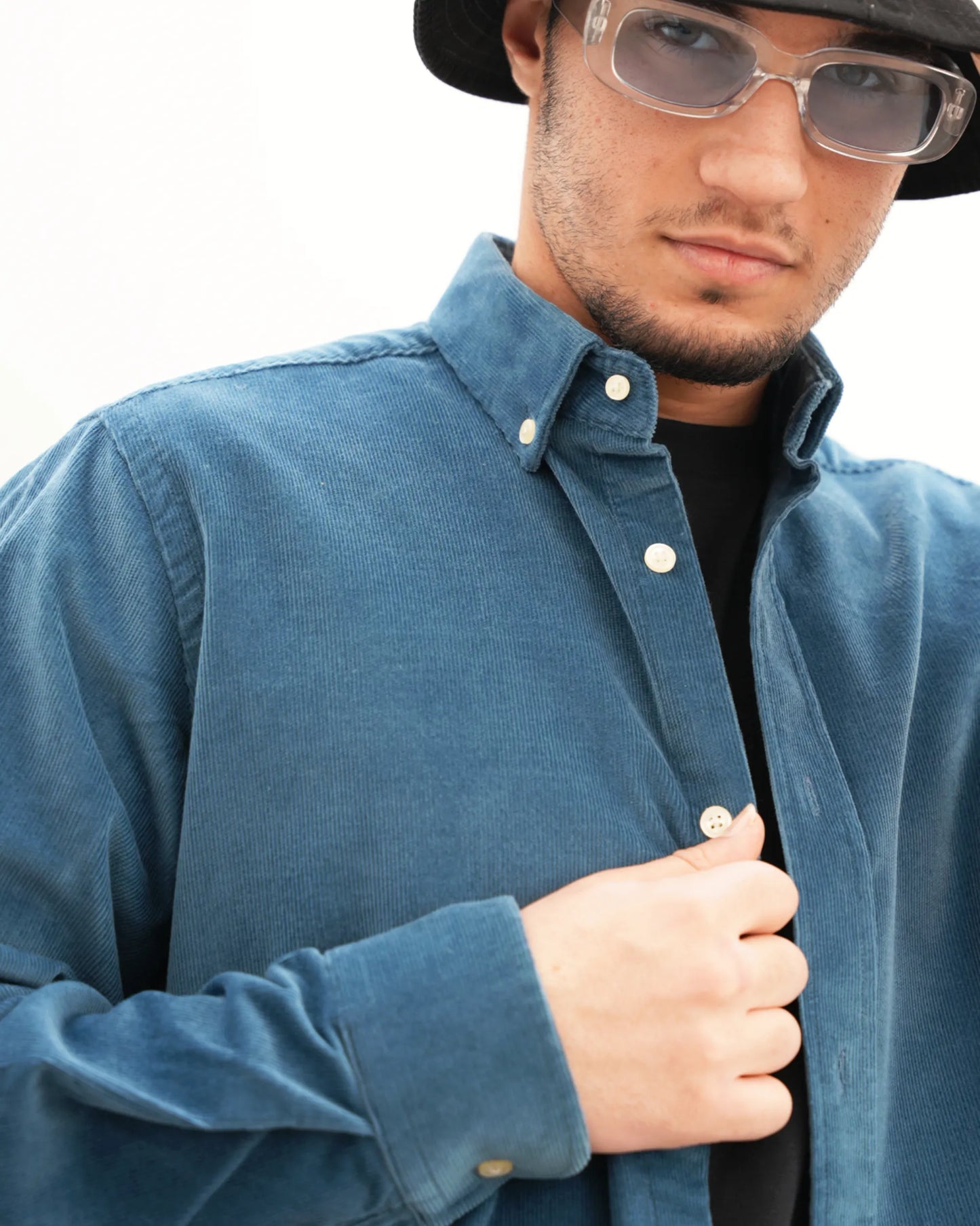 MUBU Cosserat Açık Mavi Kadife Gömlek - Model Detay