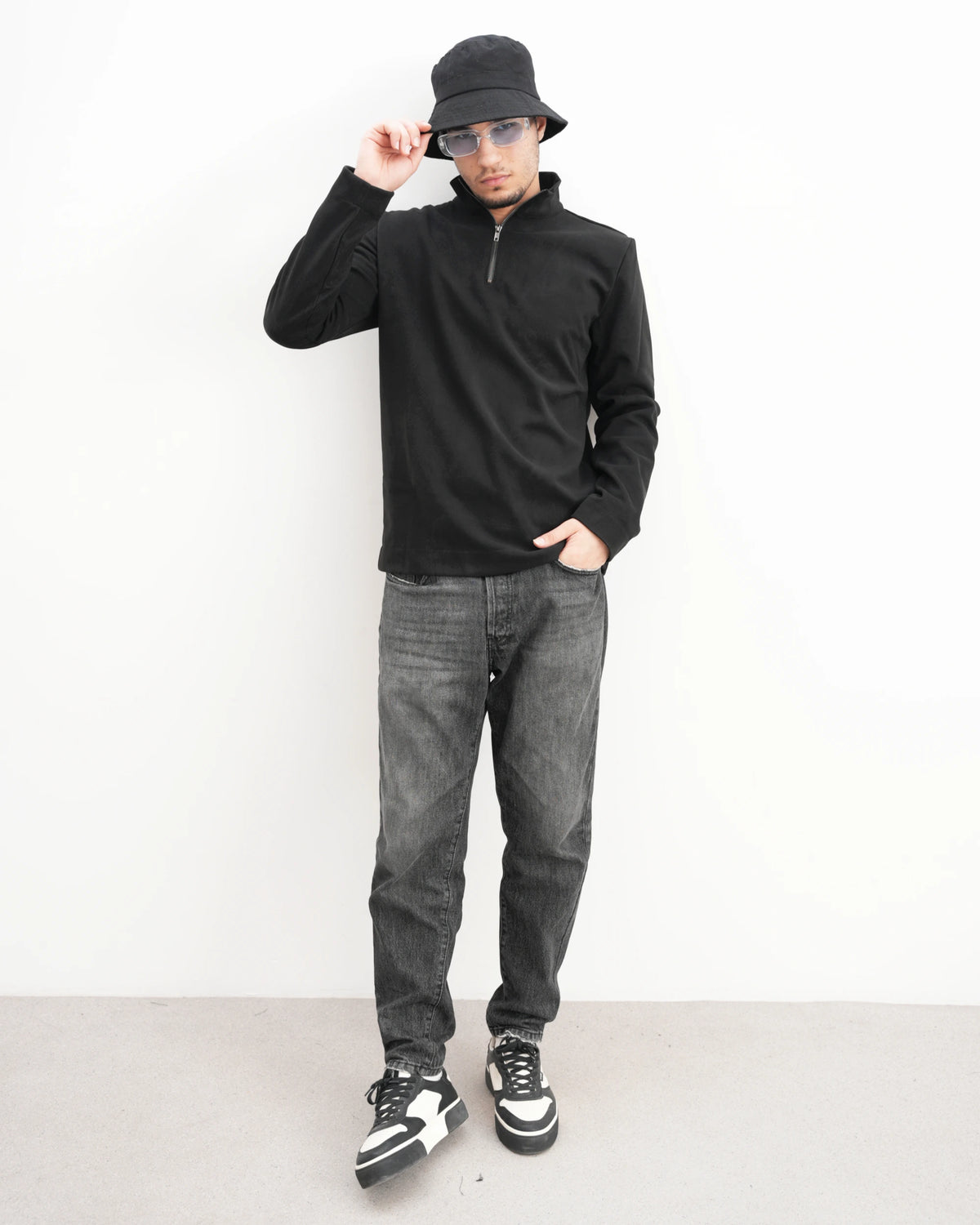 MUBU Diago Half-Zip Siyah Teknik Kazak - Model Tam Boy