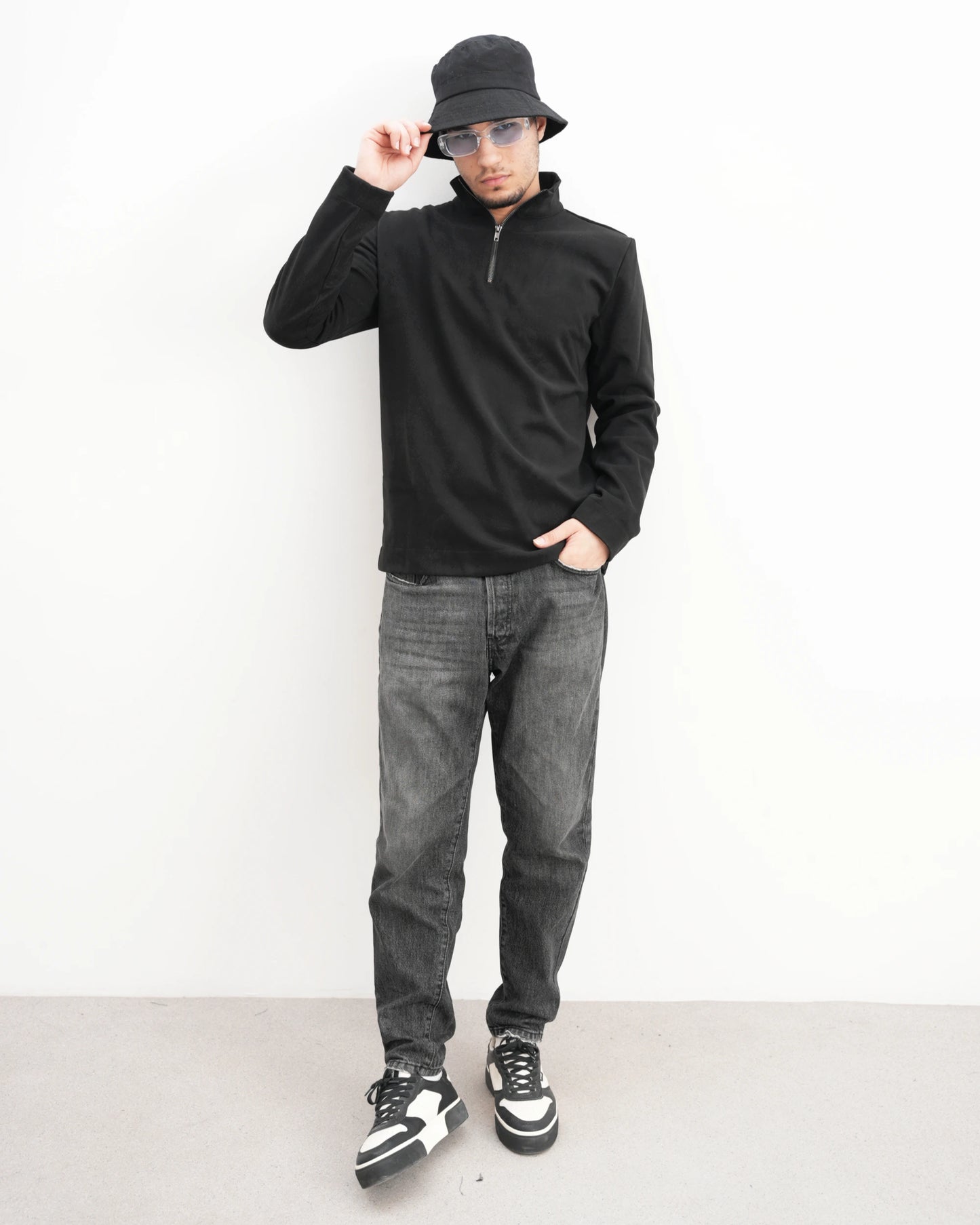 MUBU Diago Half-Zip Siyah Teknik Kazak - Model Tam Boy