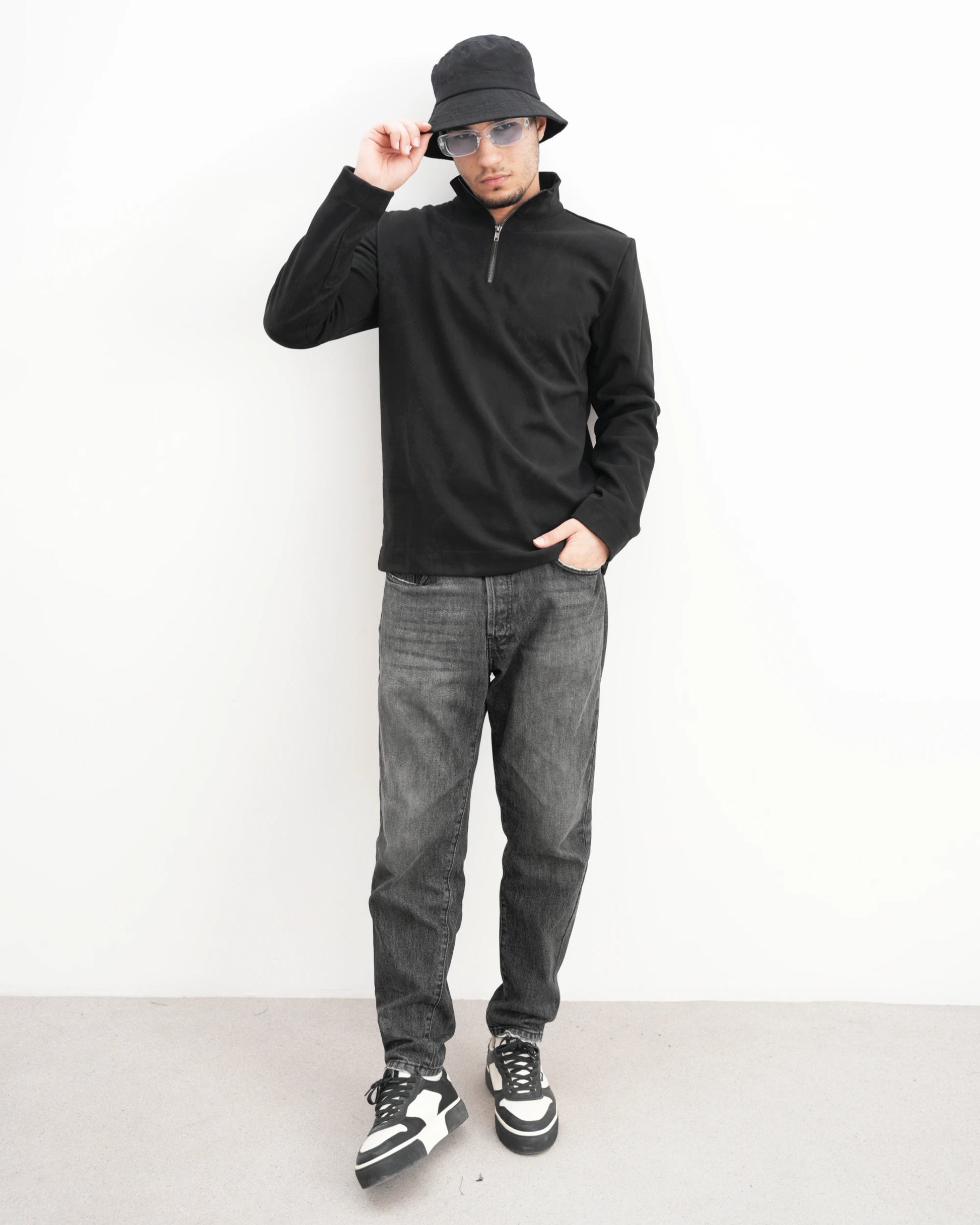 MUBU Diago Half-Zip Siyah Teknik Kazak - Model Tam Boy