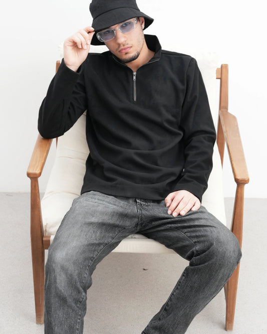 MUBU Diago Half-Zip Siyah Teknik Kazak - Model Lifestyle