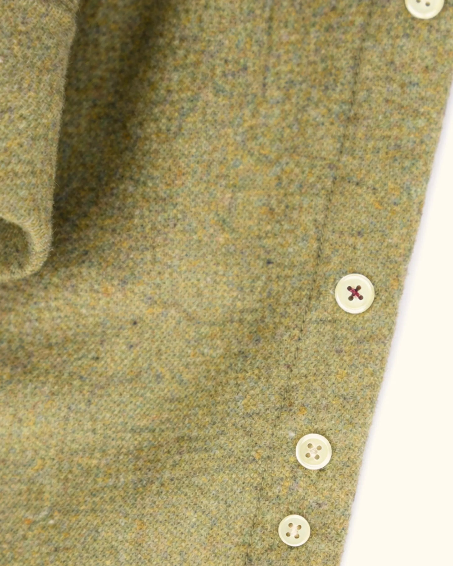 MUBU Heritage Hardal Yün Gömlek Ceket - Düğme Detayı