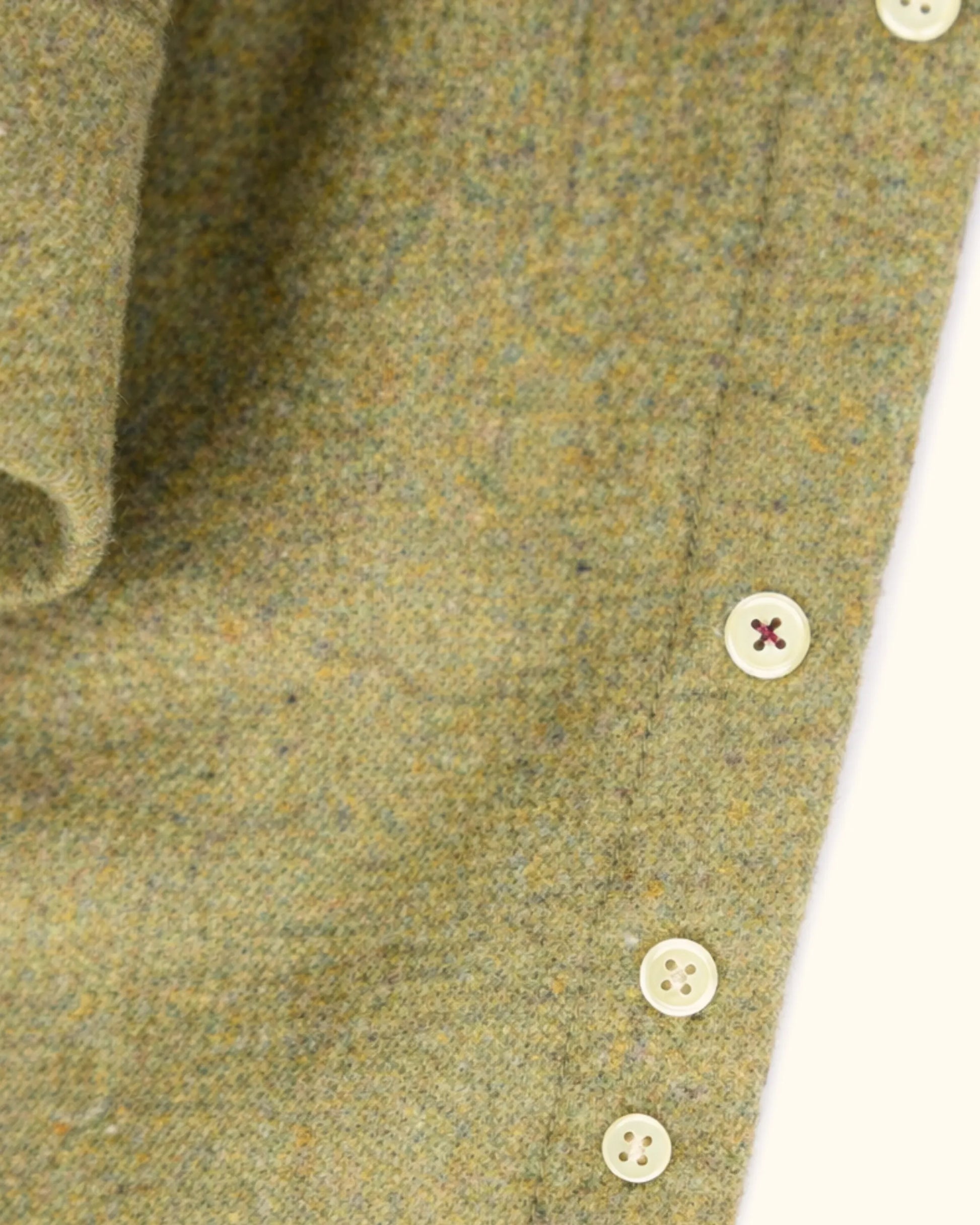 MUBU Heritage Hardal Yün Gömlek Ceket - Düğme Detayı