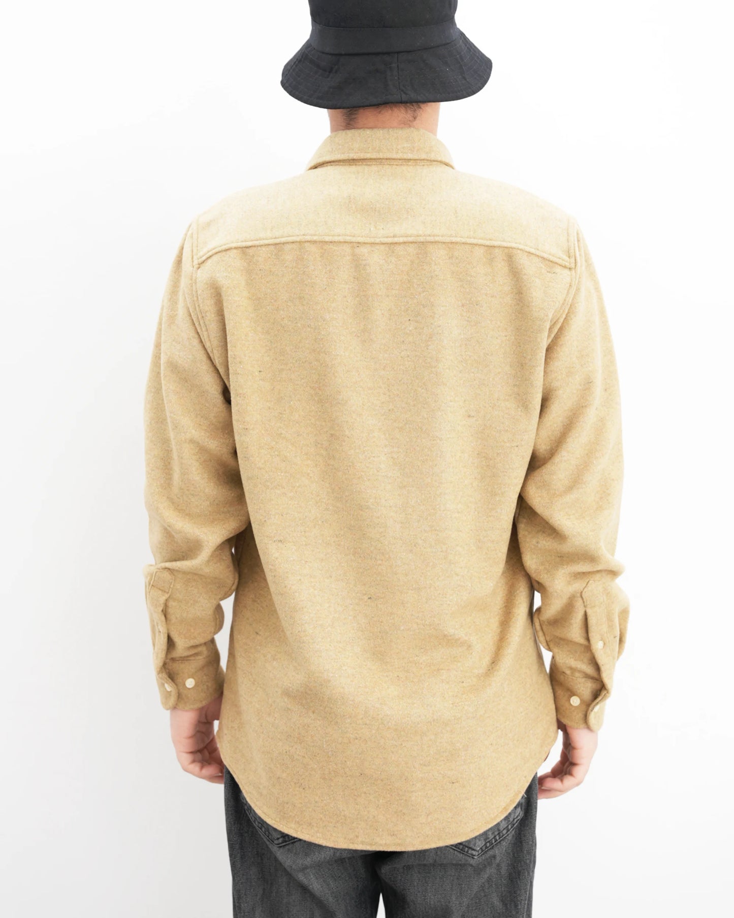 MUBU Heritage Hardal Yün Gömlek Ceket - Model Arka Görünüm