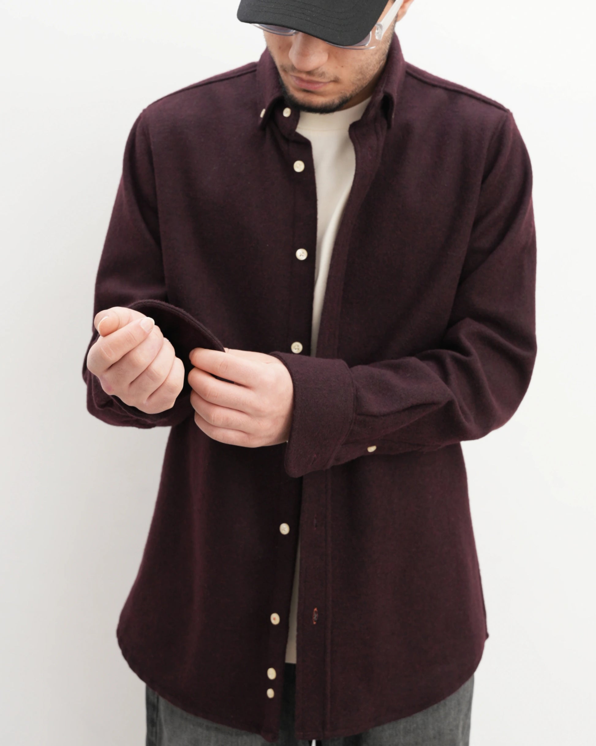 MUBU Heritage Bordo Yün Gömlek Ceket - Model Yakın Çekim