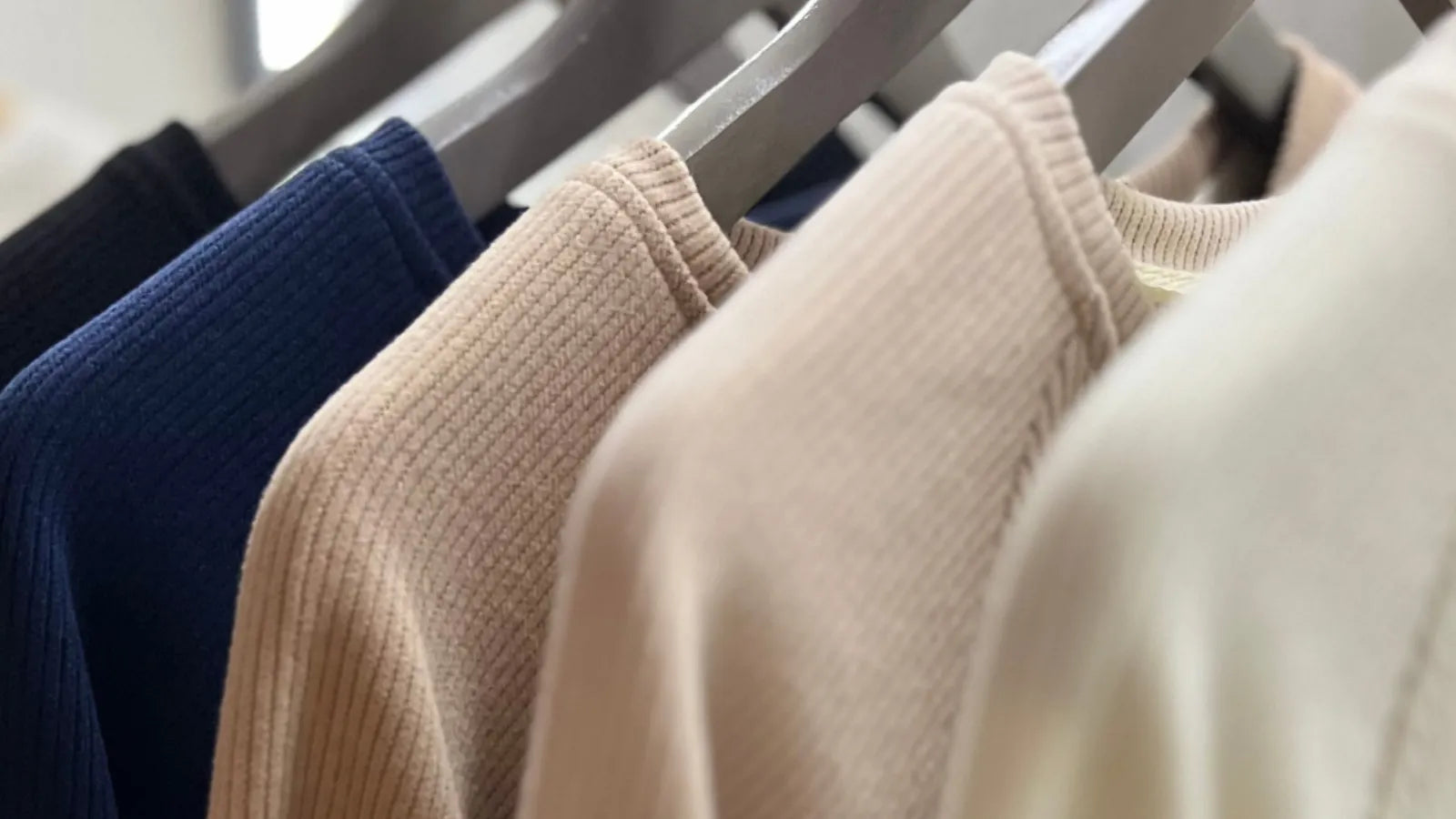 Self Stripe Reglan Kol, Relaxed Fit Unisex Camel Triko yakın çekim banner görseli

